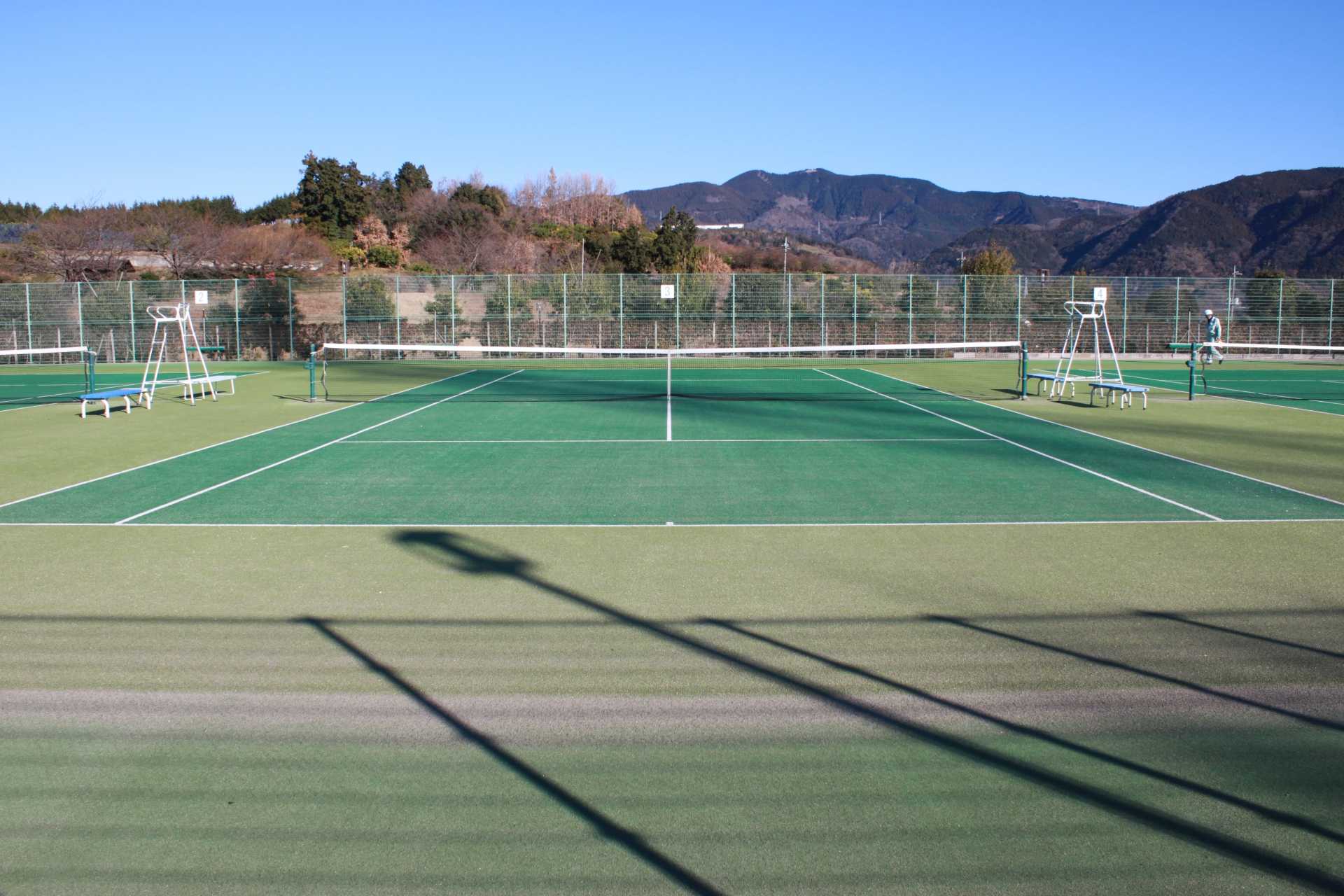 H29運動公園ﾃﾆｽｺｰﾄ人工芝張替工事